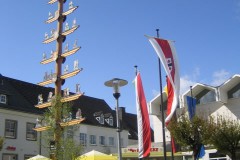 img_fotos_maibaum_maibaumfest-tanz-unterm-maibaum_005