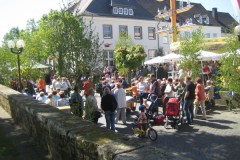 img_fotos_maibaum_maibaumfest-tanz-unterm-maibaum_017