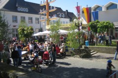 img_fotos_maibaum_maibaumfest-tanz-unterm-maibaum_018